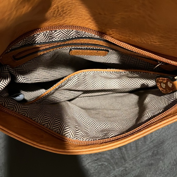 Moda Luxe Brown General Use Purse w/Various Zippers & Pockets - Picture 7 of 14